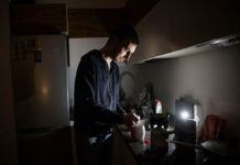 У Харкові знову вводять графіки погодинних відключень світла