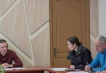 Мер Кам’янського провів нараду щодо зруйнованих росіянами будинків