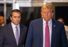 Справа проти Трампа щодо виплат Стормі Деніелс: в суді почалися вступні промови