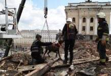 У Дніпрі з-під завалів дістали тіло жінки (фото)