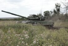 Росія до середини 2025 року вичерпає запаси старих танків і бойових машин, – аналітики