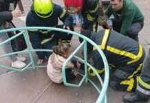 Надзвичайники Кривого Рогу надали допомогу дівчинці, яка застрягла в гойдалці