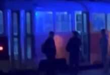 У Дніпрі трамвай №9 збив людину: потерпілого рятують у лікарні