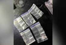 У Дніпрі пасажирка Mitsubishi перевозила наркотичні речовини під час комендантської години