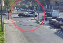 На Запорізькому шосе у Дніпрі водій Renault врізався у Ford: деталі