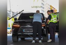 На Слобожанському проспекті контактна мережа тролейбусів обірвалася на Lexus: подробиці