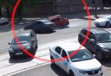 На проспекті Богдана Хмельницького у Дніпрі зіткнулися дві Dacia: деталі ДТП з постраждалими