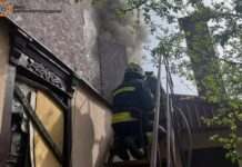 У центральному районі Дніпра спалахнув будинок: подробиці від ДСНС
