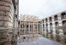 Київ запропонував передати Гостиний двір у власність громади