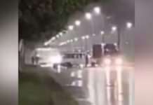 На Донецькому шосе у Дніпрі водій BMW зіткнувся з маршруткою №23 та вилетів на трамвайні колії: деталі