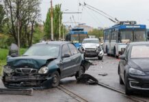На Запорізькому шосе У Дніпрі зіткнулися Toyota, Daewoo та Volkswagen: деталі потрійної ДТП