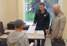 Два пограбування за одну ніч: поліцейські Дніпра повідомили про підозру 40-річному містянину