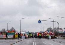 Польські фермери відновили блокування на двох пунктах пропуску з Україною