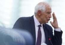 Боррель: ЄС має надати Україні системи ППО, які «стоять у казармах про всяк випадок»