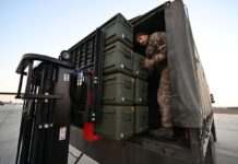 Міноборони Британії звинуватили у затримці постачання озброєння для України, – Guardian