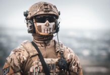 СБУ показала, як за допомогою дронів “відключає” ворожі системи РЕБ на фронті (відео)