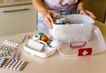 Українцям розповіли, який медичний мінімум має бути вдома у разі надзвичайної ситуації