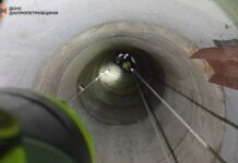 У Кам’янському районі надзвичайники врятували жінку, яка впала у колодязь з водою