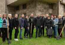 Біля музею у Кам’янському висадили горобину та вербу