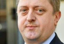 У посольстві пояснили, чи будуть ТЦК шукати ухилянтів за кордоном і надсилати повістки