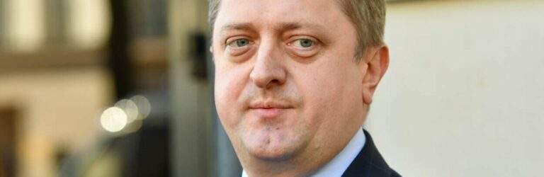 У посольстві пояснили, чи будуть ТЦК шукати ухилянтів за кордоном і надсилати повістки