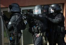 У Парижі невідомий погрожує вибухом в іранському консульстві