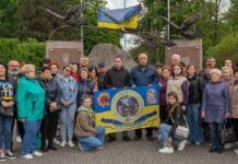 “Місце пам’яті та єднання”: в Кам’янському провели патріотичну акцію