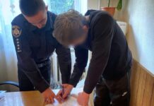 Завдав смертельне ножове поранення під час конфлікту: поліцейські Дніпра затримали підозрюваного