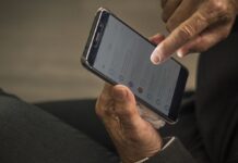 Цифрові навички та вивчення мов. В Україні працюють університети для пенсіонерів: подробиці