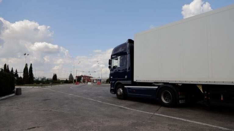 ДМСУ: польські фермери оголосили одноденний страйк на пункті пропуску «Долгобичув-Угринів»