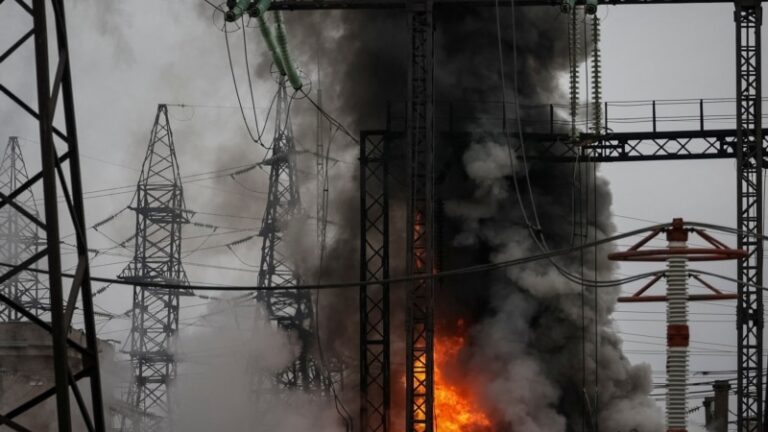 Після атак РФ в енергосистемі є значний дефіцит. «Укренерго» попереджає про обмеження споживання