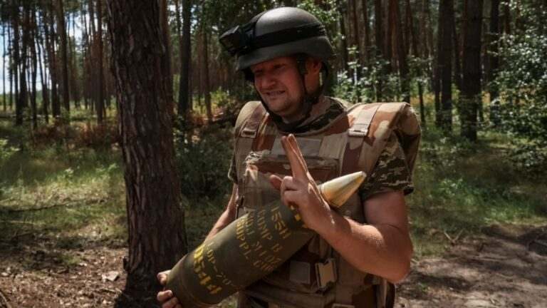 Перша партія снарядів за чеською ініціативою прибуде в Україну в червні – представник уряду