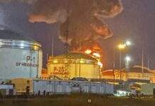 Росія: влада каже про атаки на Бєлгород та нафтобазу під Анапою