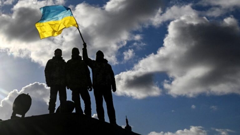 Розвідка Британії: ЗСУ «стабілізували» наступ Росії на Харківщині