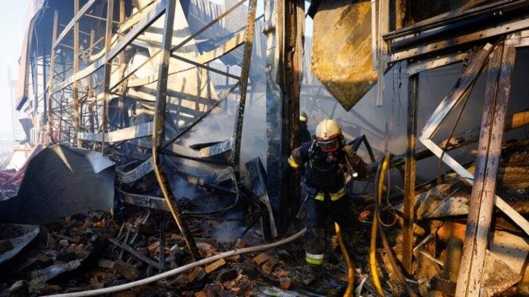 Через удар РФ по центру Харкова постраждали 18 людей, дитина – у тяжкому стані – влада