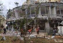 Російські військові атакували Харків: спалахнула пожежа, є постраждалі – влада