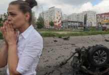 Війська РФ обстрілюють Харків, зафіксували близько 10 вибухів – влада