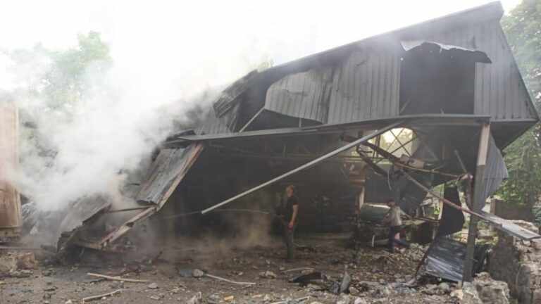 Ракетний удар по Києву: в ДСНС кажуть, що пожежу ліквідували