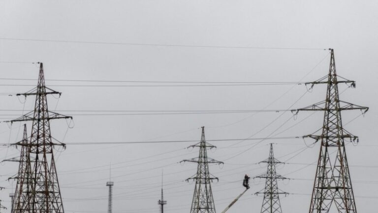 Більшості споживачів Сумщини повернули світло, на Харківщині діють графіки відключень – Міненерго