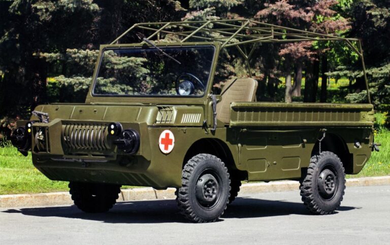 Справа, зліва та по центру: українські авто з незвичним розташуванням керма