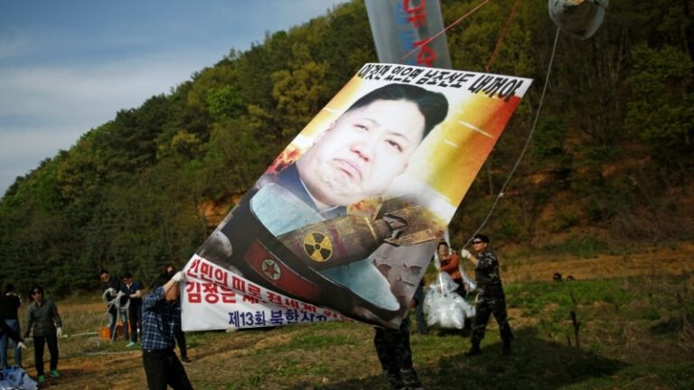 КНДР відправила до Південної Кореї понад 150 повітряних куль зі сміттям