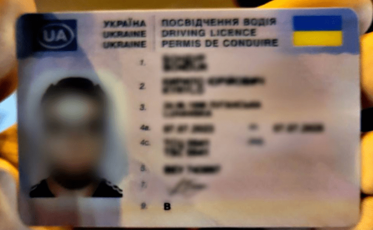 Ніколи не отримував справжнього посвідчення: патрульні Дніпра виявили черговий факт підробки документів