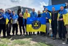 “Вітаємо вдома”. СБУ показала відео повернення 75 українців з полону