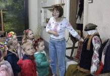 До Дня вишиванки: у Камʼянському Музеї історії міста пройшов інтерактивний урок-екскурсія