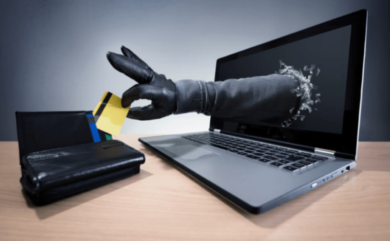 Заманюють «виплатами від Польщі»: як шахраї крадуть банківські дані в українців