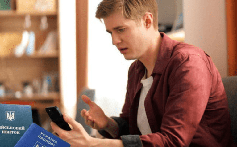 17-річні українські юнаки за кордоном повинні приїхати до України, аби стати на військовий облік — Міноборони