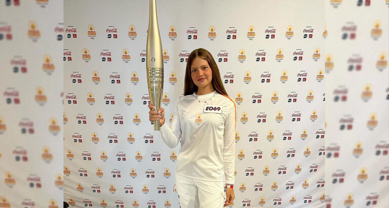 Плавчиня з Кам’янського пронесла факел з олімпійським вогнем