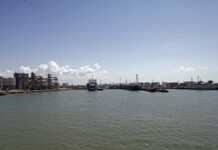 Опубліковані супутникові знімки наслідків удару по нафтовому порталу порту «Кавказ» у Росії