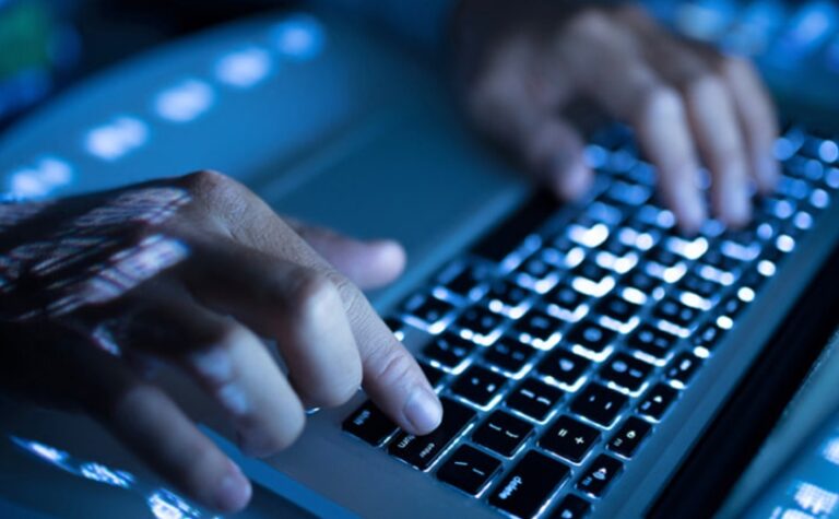 Дізнавачі Дніпра викрили інтернет-шахрая: справу напрвлено до суду