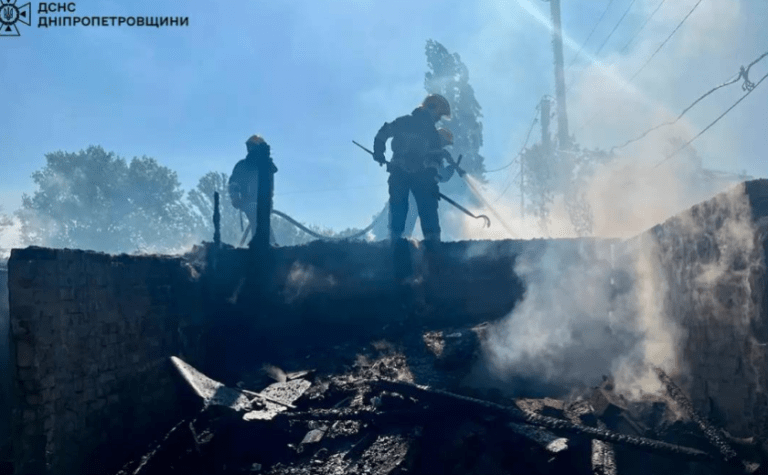 Вогнеборці Нікополя загасили пожежу в будівлі, що не експлуатується